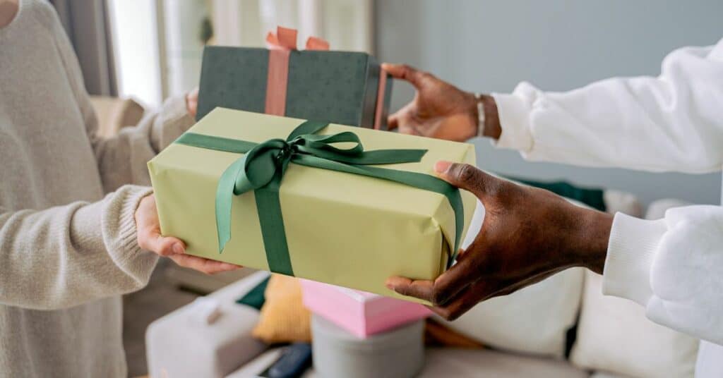 5 רעיונות למתנות מחוץ לקופסא